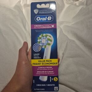Oral‑B CrossAction Replacement Brush Heads - White (5 Pack)